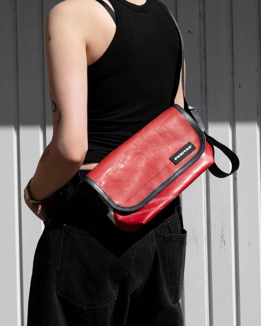 FREITAG "F41 HAWAII FIVE-O 3990215 Silver/Red"