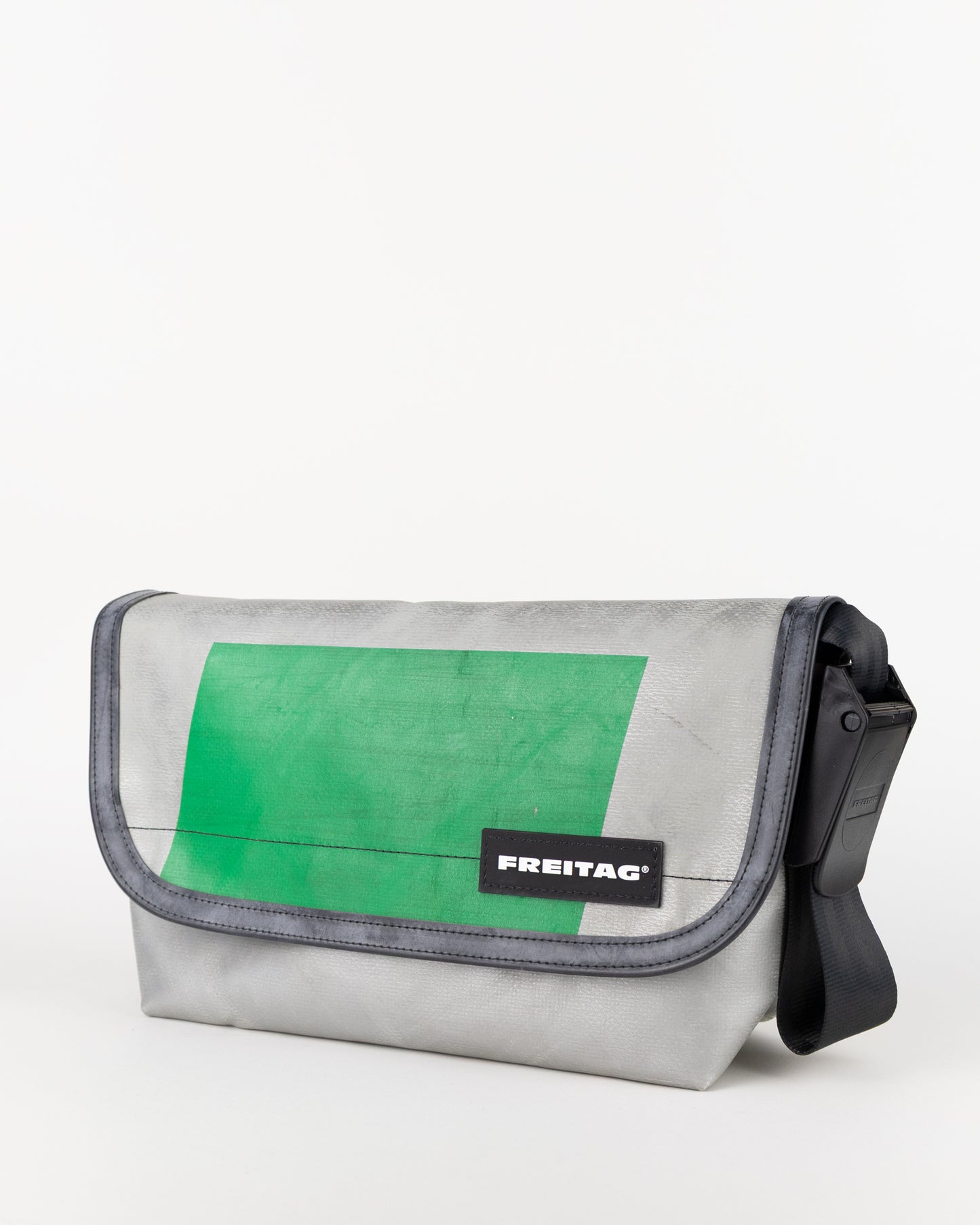 FREITAG "F41 HAWAII FIVE-O 4138198 Silver/Green"