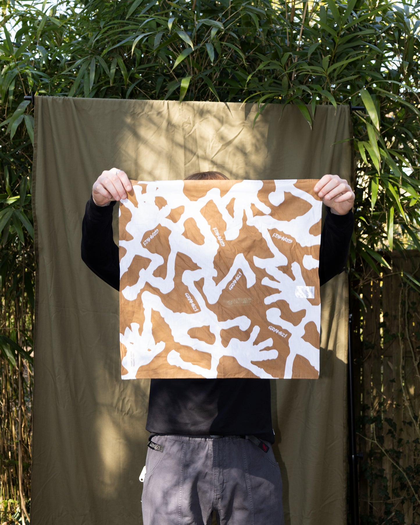 Gramicci "Burly Runningman Bandana Brown"