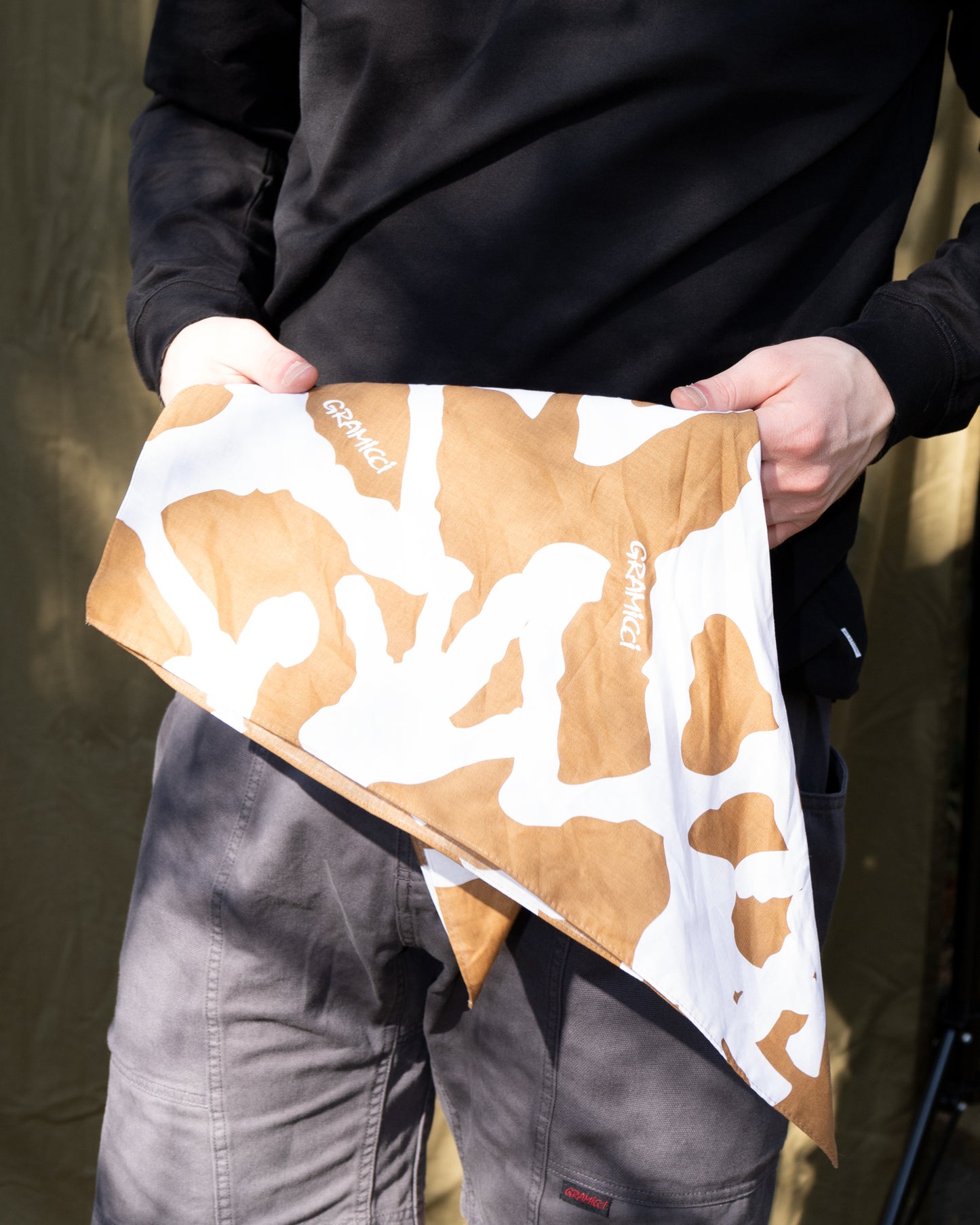 Gramicci "Burly Runningman Bandana Brown"