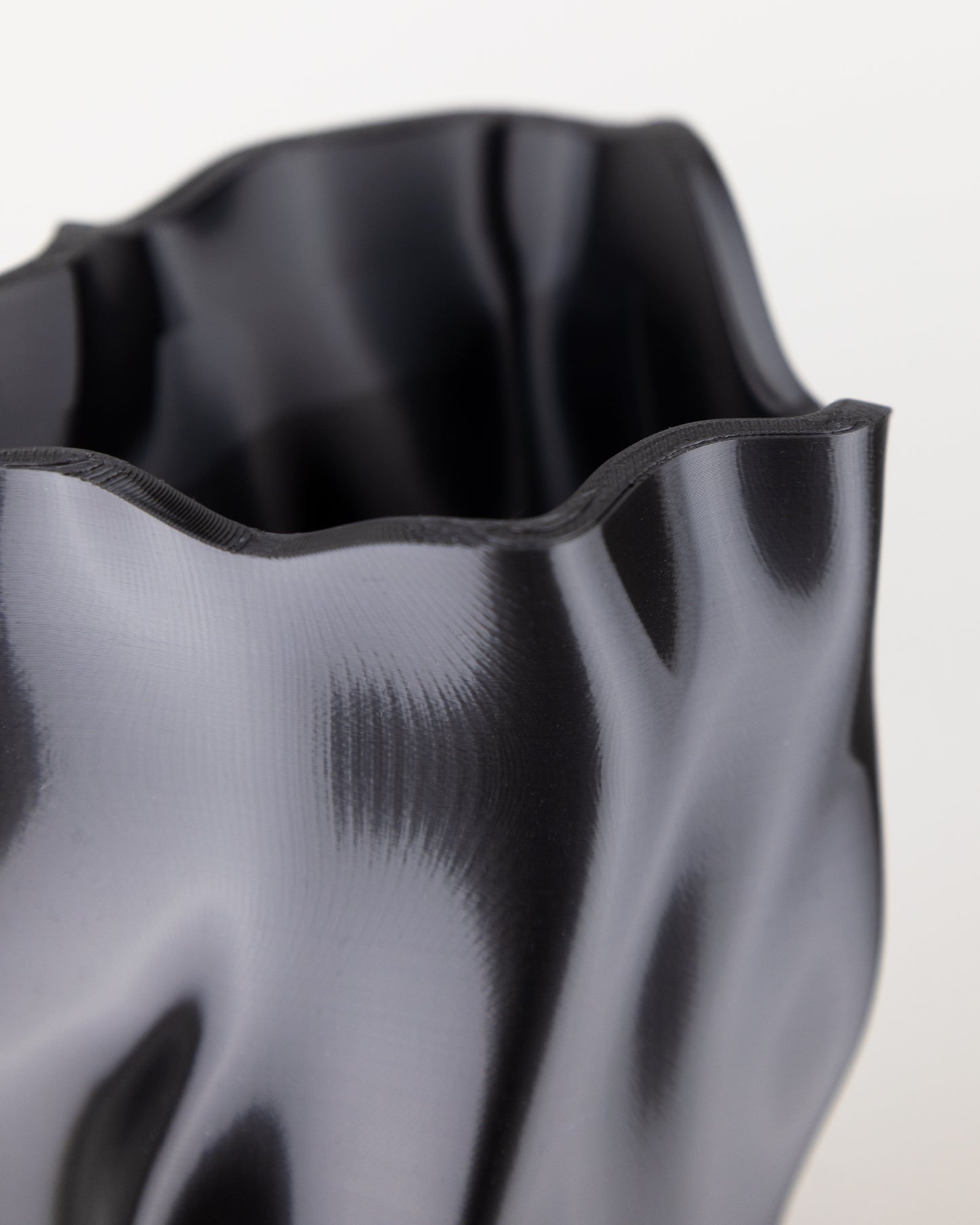 K.I.L. Design "Vase Wavy L"