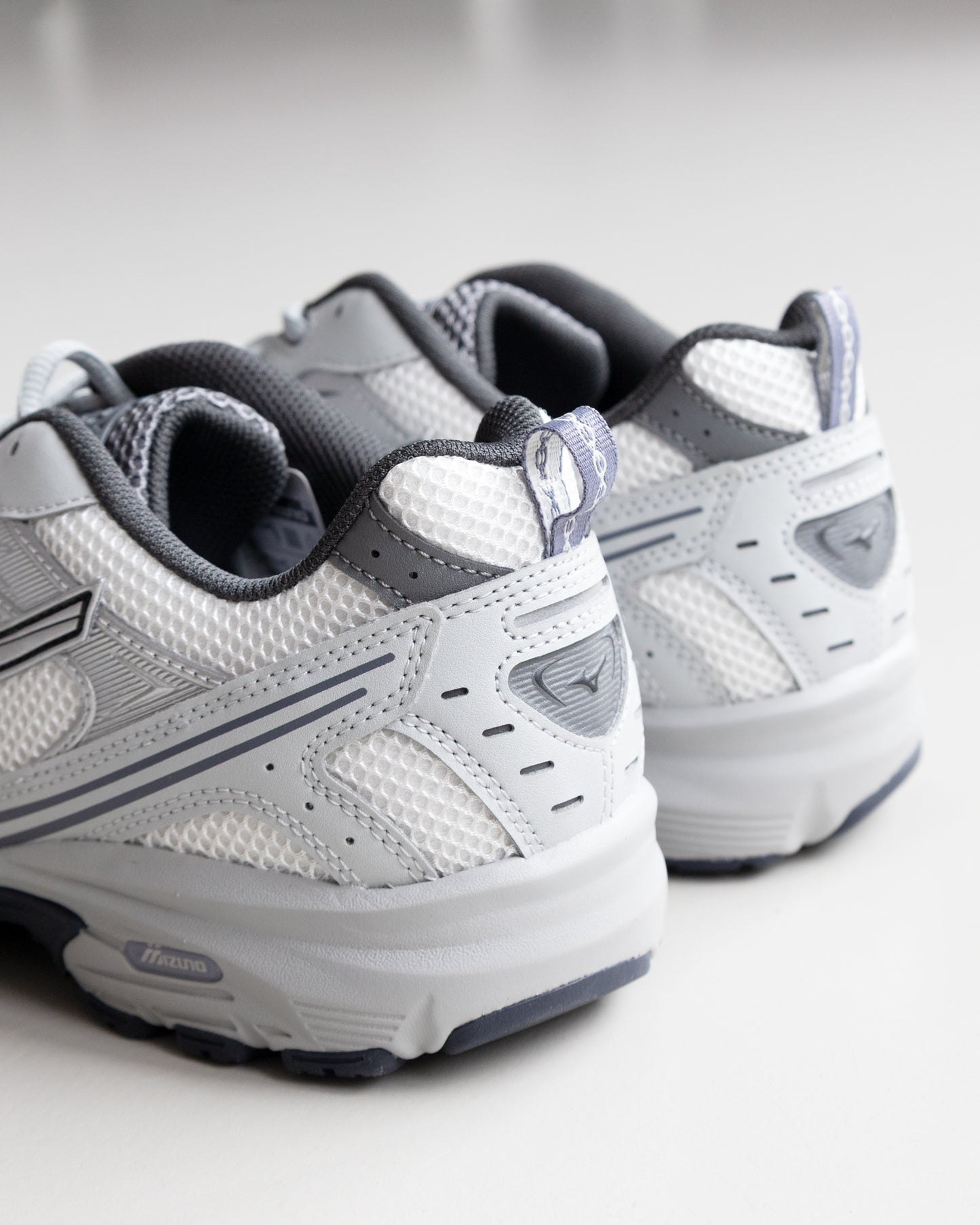 Mizuno "MXR SPORT Nimbus Cloud/Silver/Silver"