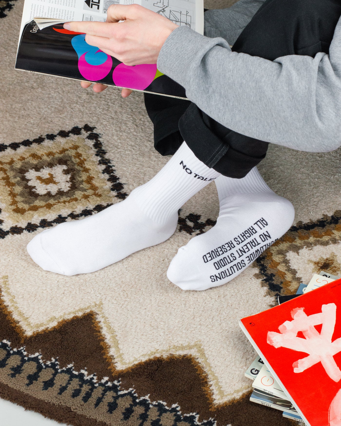No Talent Studio "Basic Socks White"