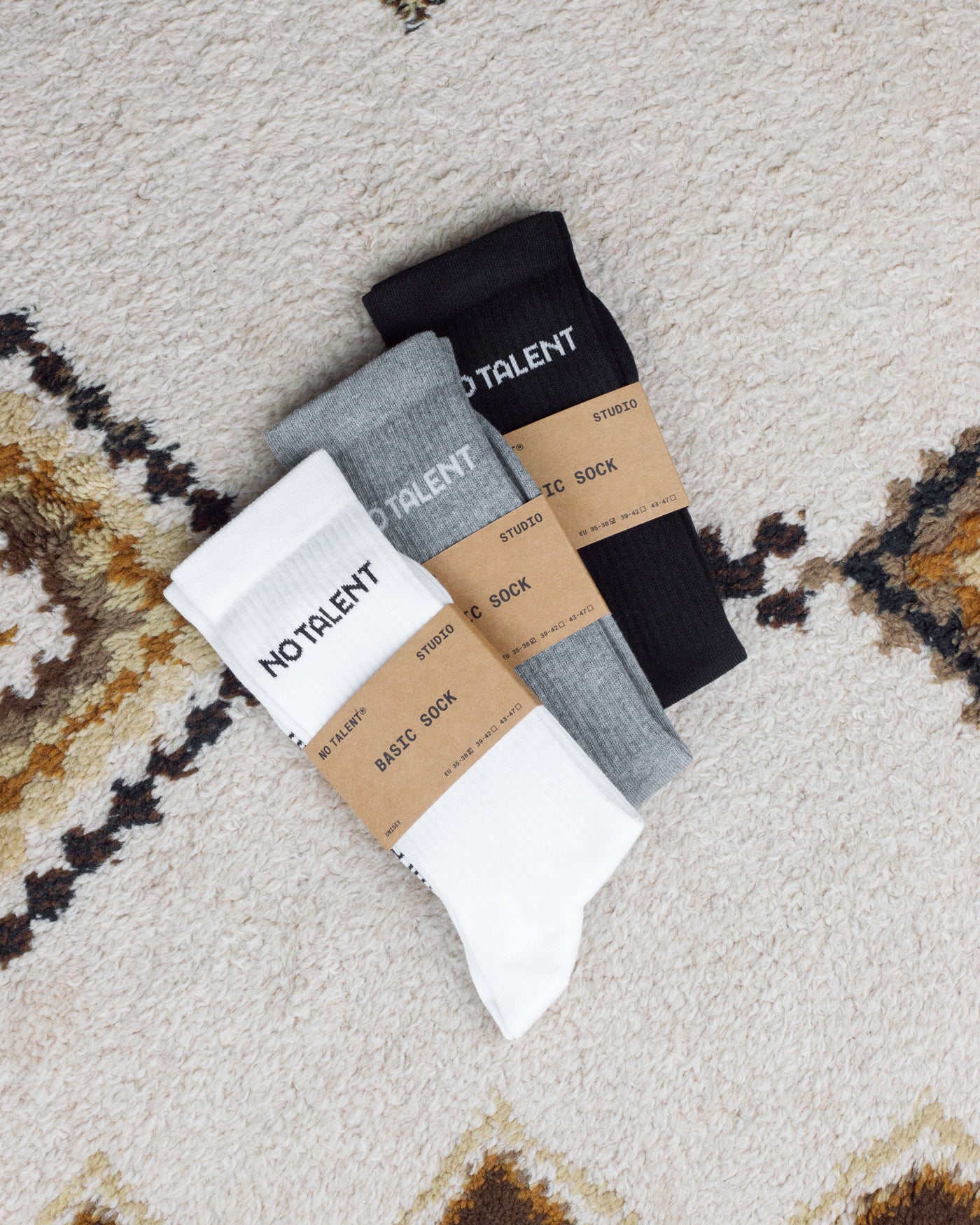 No Talent Studio "Basic Socks Grey Melange"
