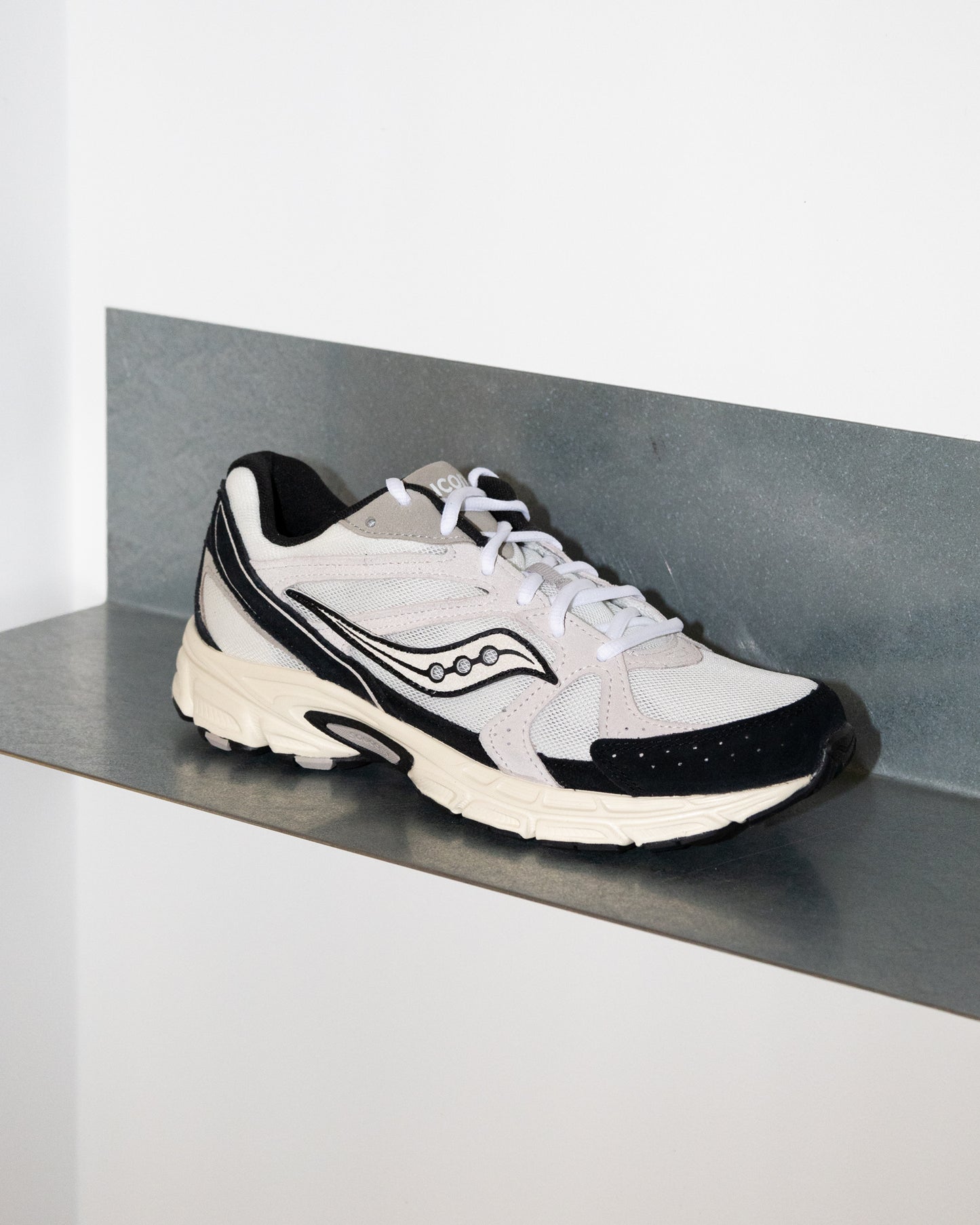 Saucony "Ride Millennium - White/Black"