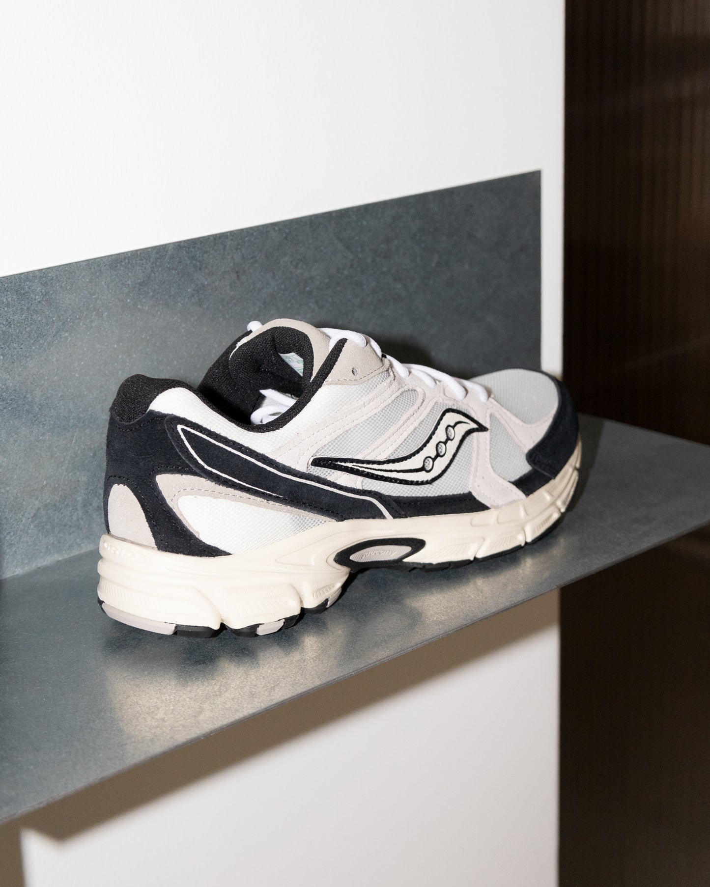 Saucony "Ride Millennium - White/Black"