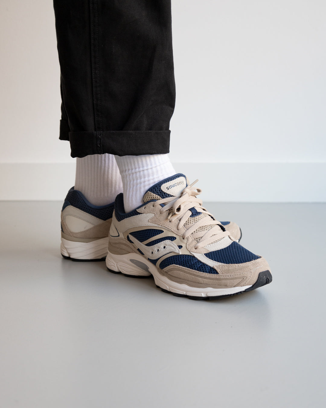 Saucony "Progrid Omni 9 Premium - Beige/Blue"