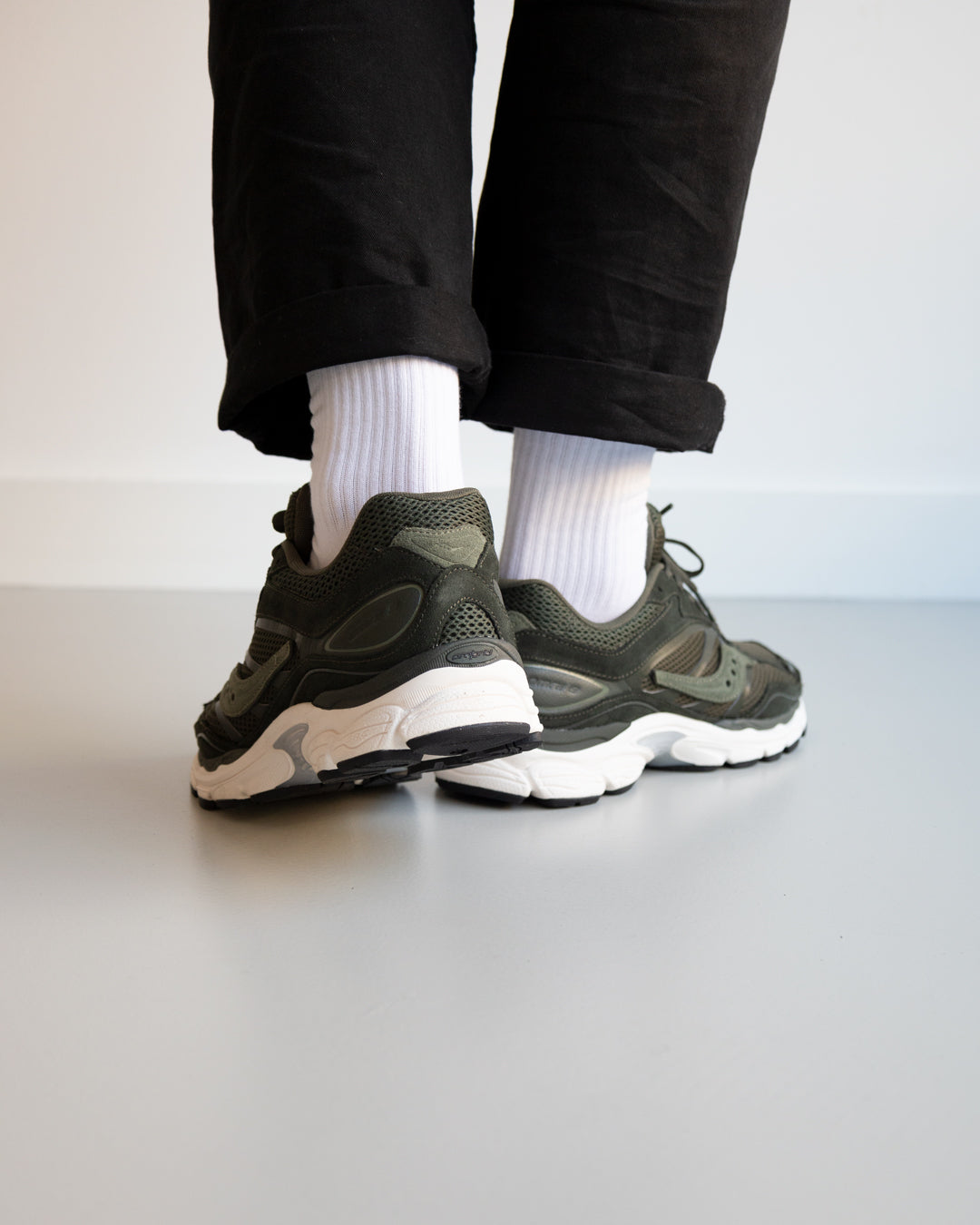 Saucony "Progrid Omni 9 Premium - Green"