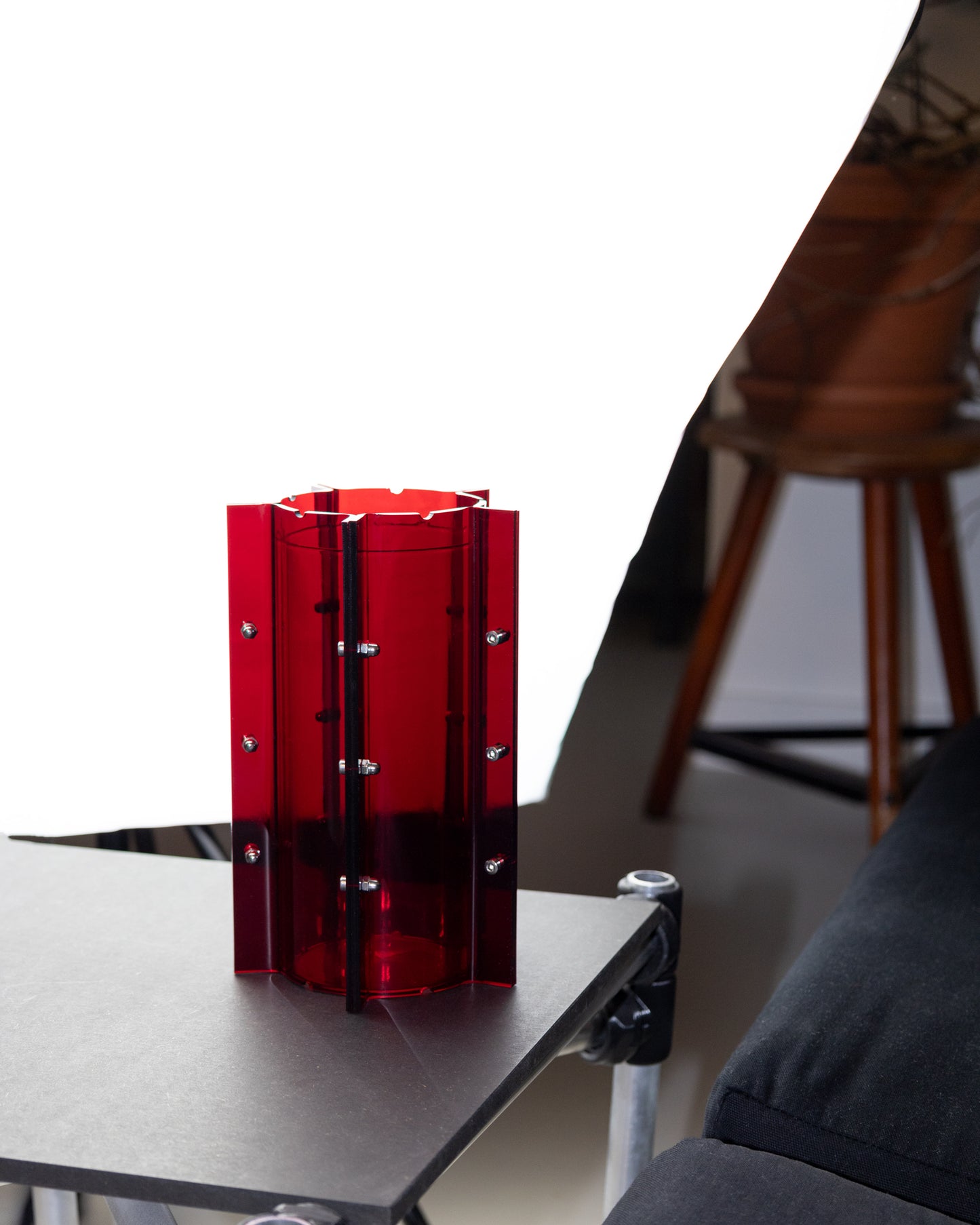 Jesse Jacobsen, Bent Bischoff "Vieleck Vase Red"