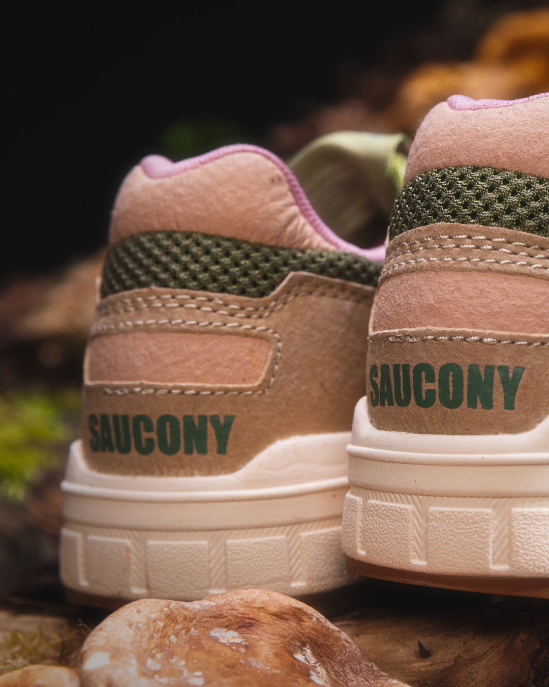 Saucony "Shadow 5000 Mushroom Tan/Olive"
