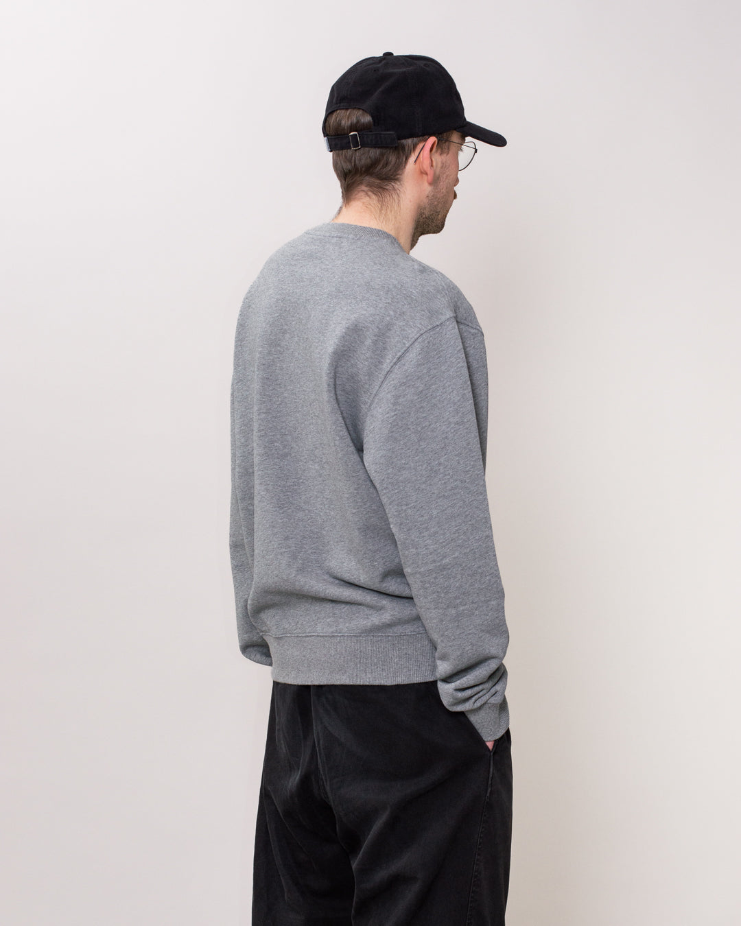 No Talent Studio "Basic Sweater (Sports Grey & Black)"