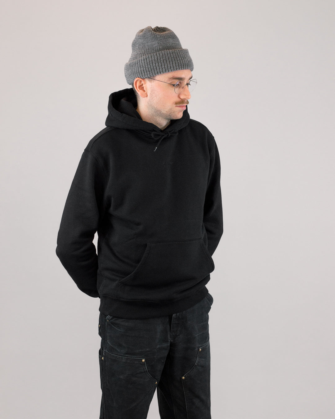 No Talent Studio "Basic All Black Hoodie"