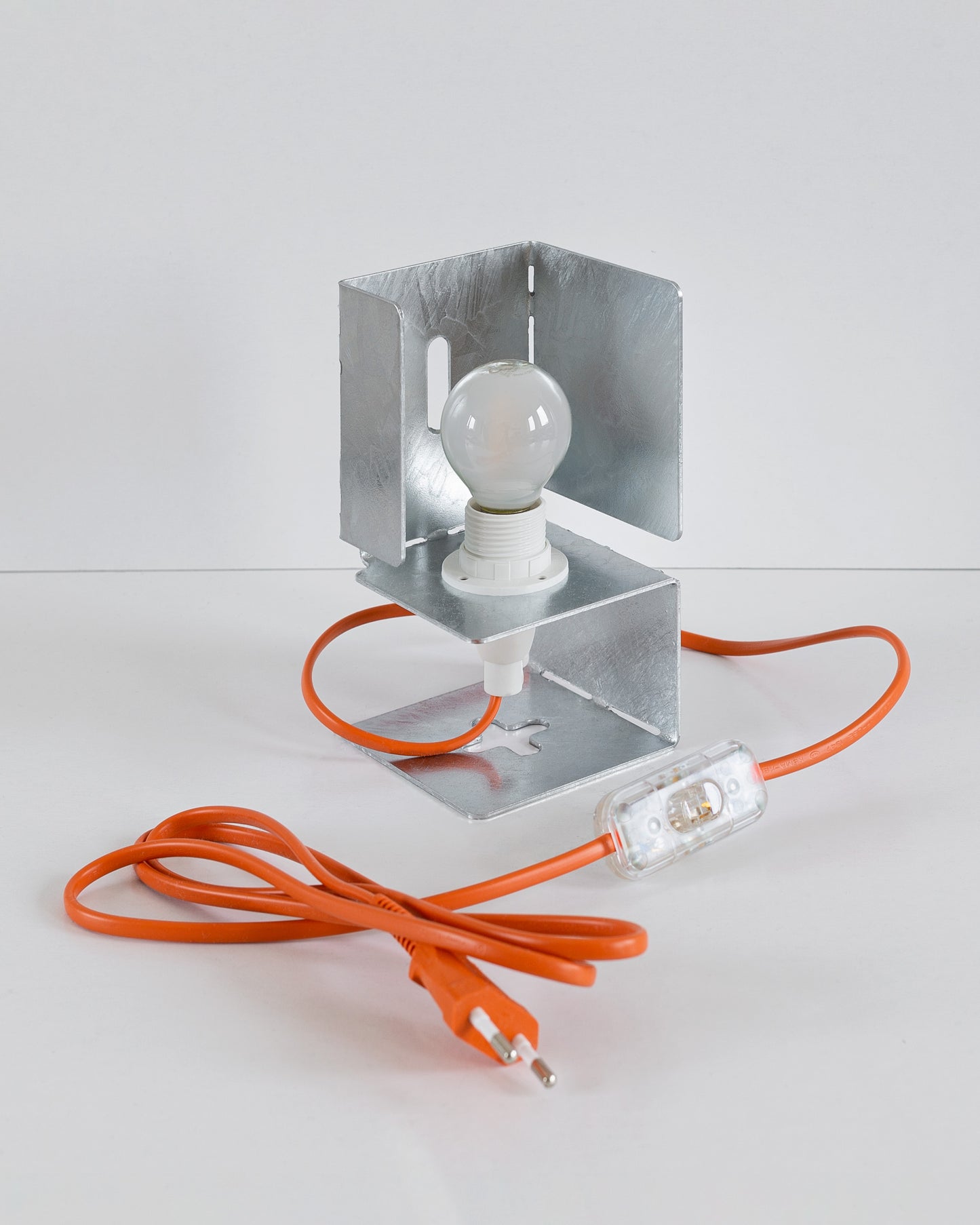 Leuys "Foldable Lamp"