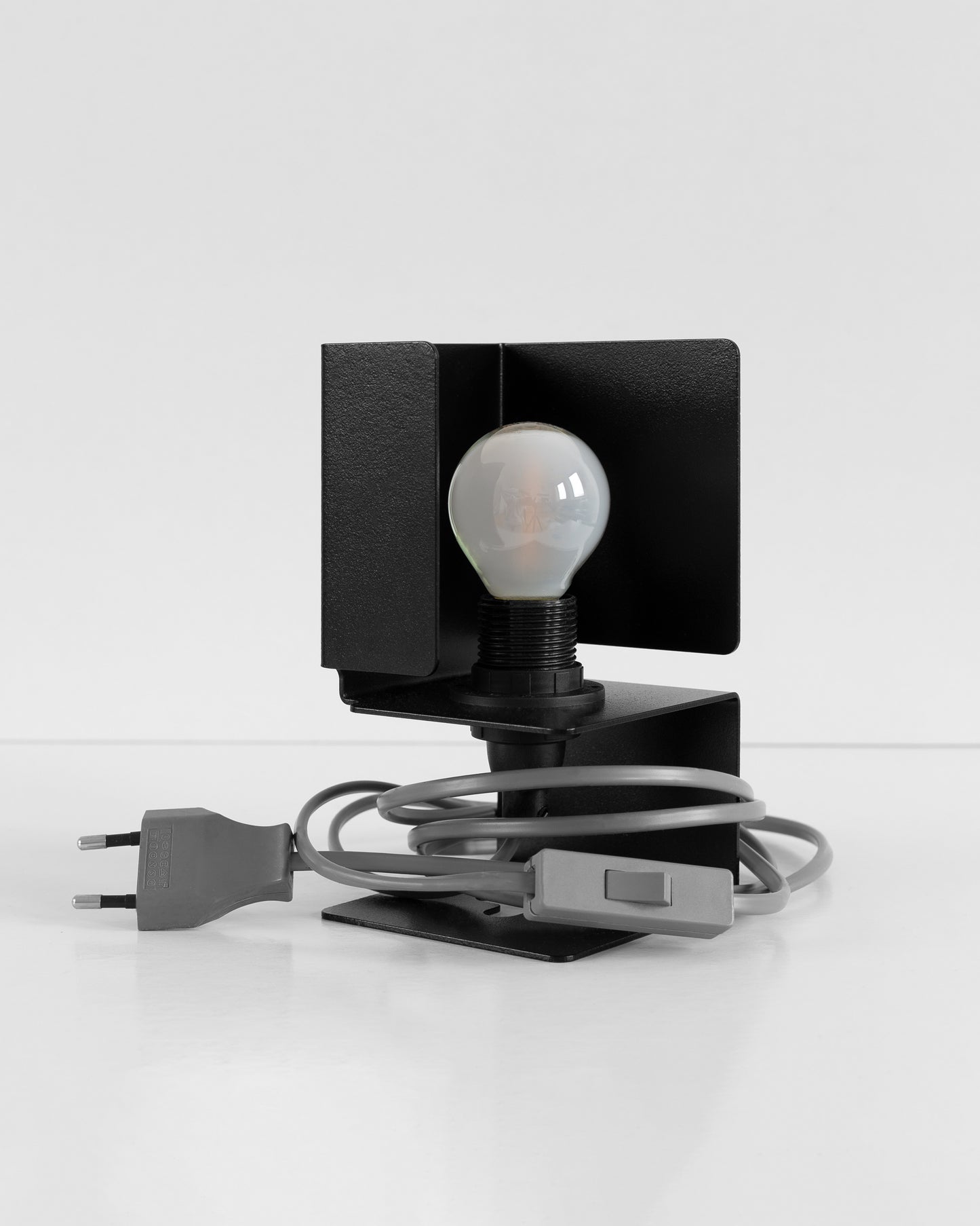 Leuys "Folded Lamp"