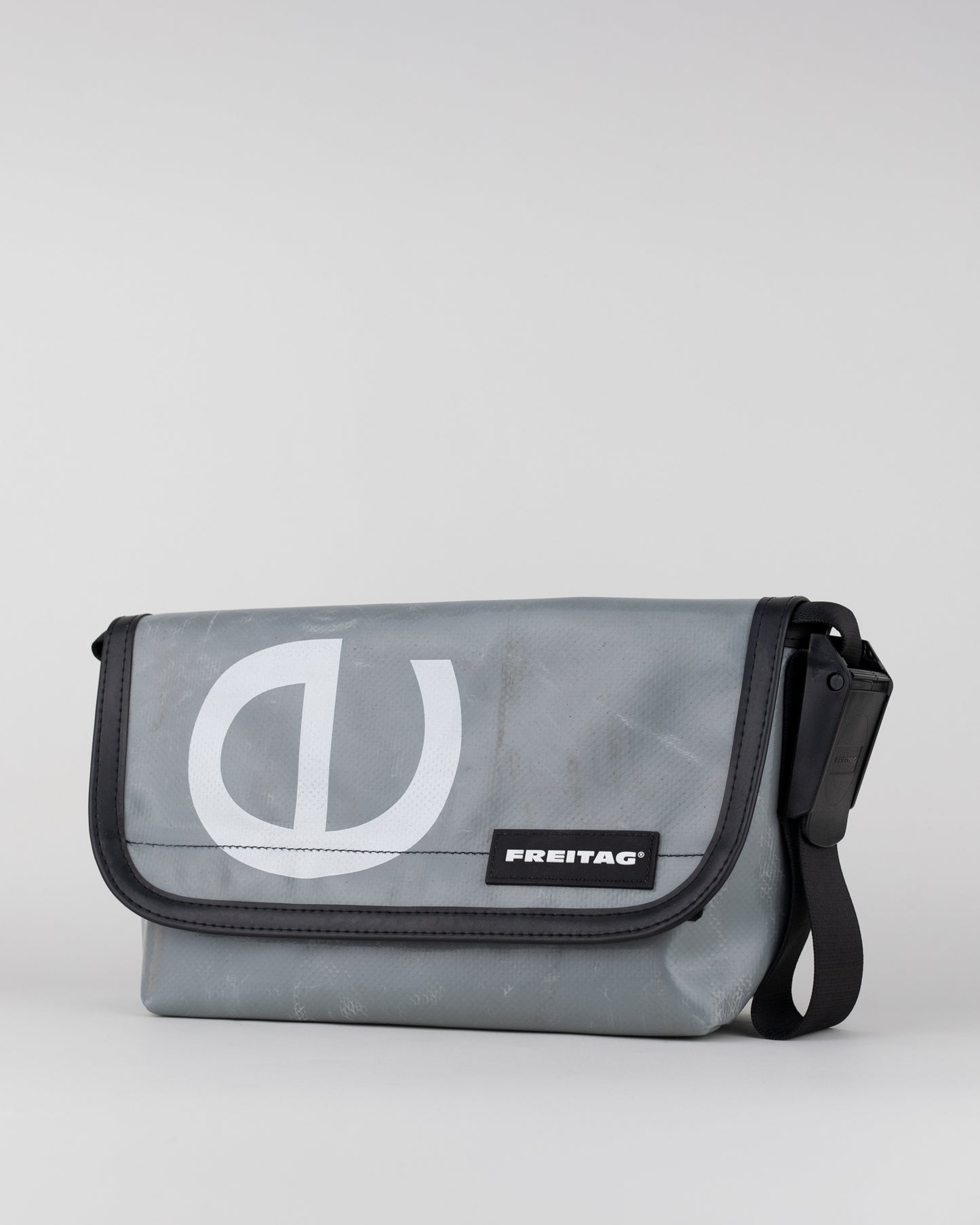 FREITAG "F41 HAWAII FIVE-O 4251572 Grey/White"