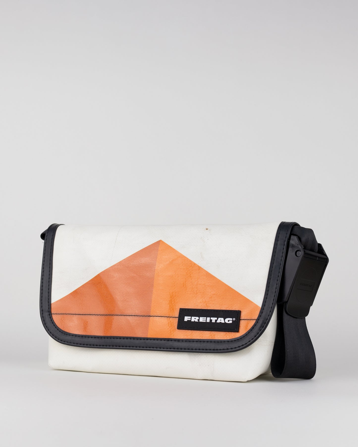FREITAG "F41 HAWAII FIVE-O 4251621 White/Orange"