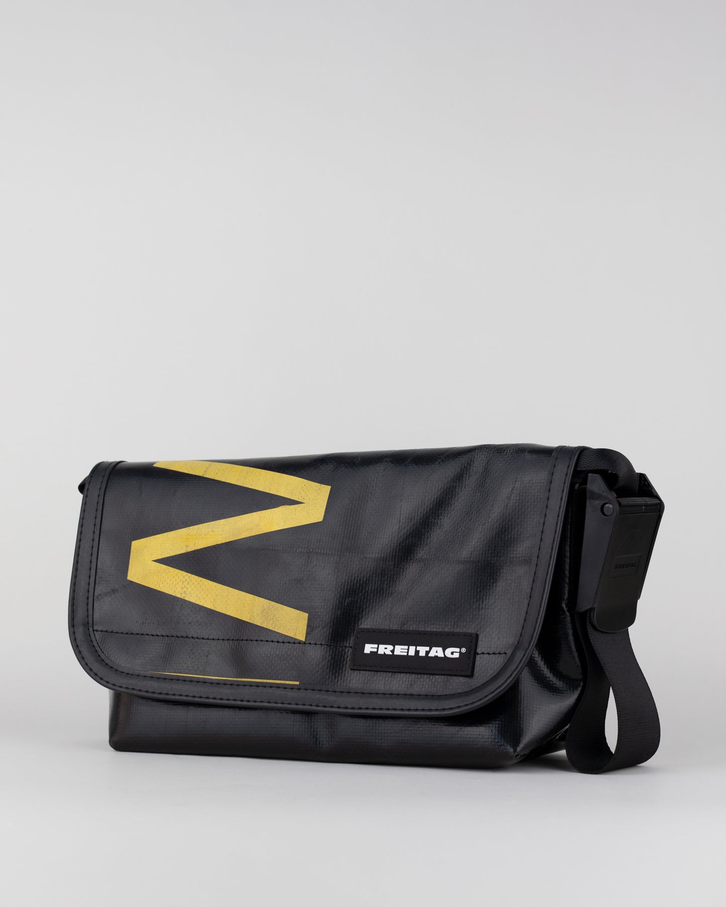FREITAG "F41 HAWAII FIVE-O 4251686 Black/Yellow"