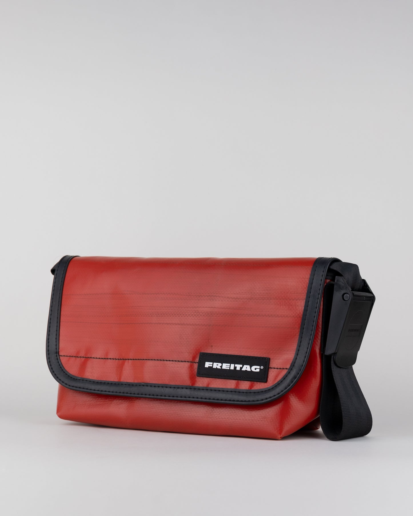 FREITAG "F41 HAWAII FIVE-O 4251836 Red"