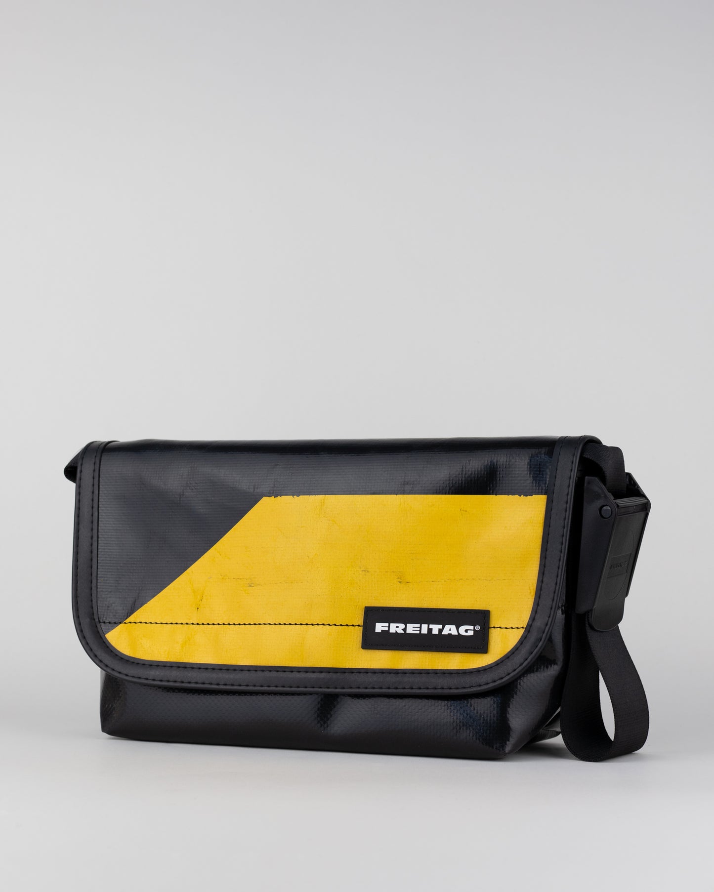 FREITAG "F41 HAWAII FIVE-O 4251929 Yellow/Black"