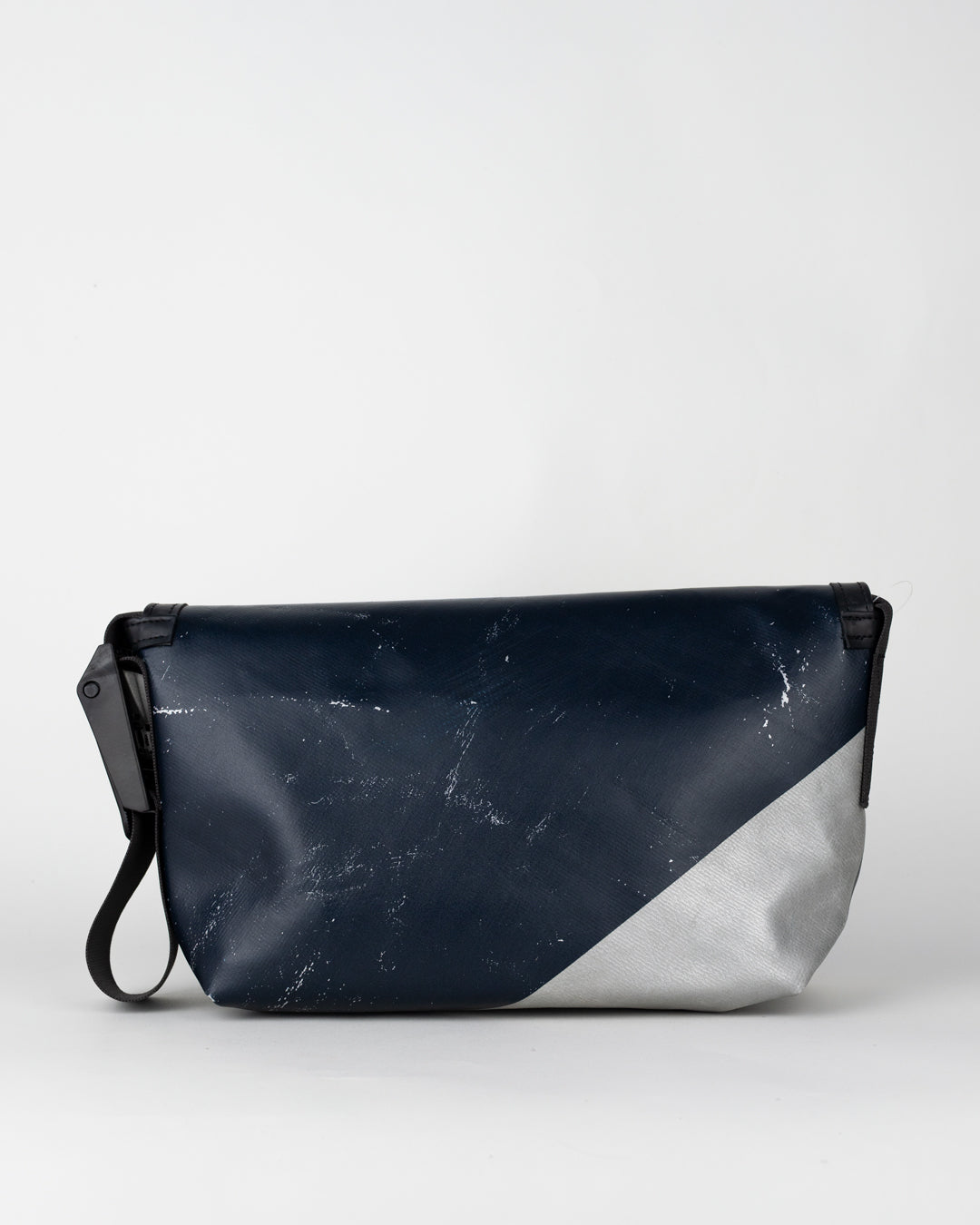 FREITAG "F41 HAWAII FIVE-O 4262215 Navy/Silver"