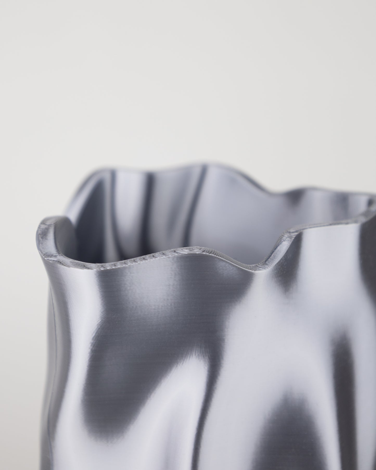 K.I.L. Design "Vase Wavy L"