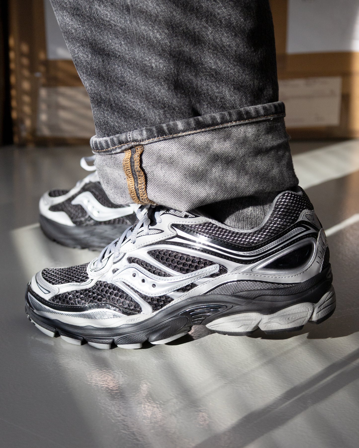 Saucony "Progrid Omni 9 - Black/Silver"