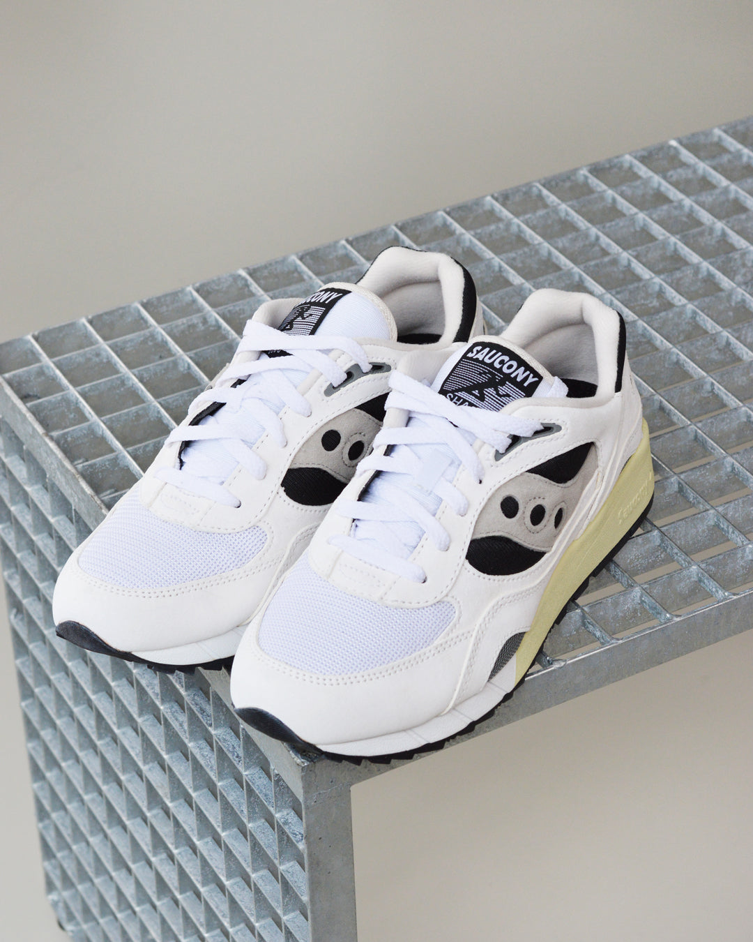 Saucony "Shadow 6000 White/Black"